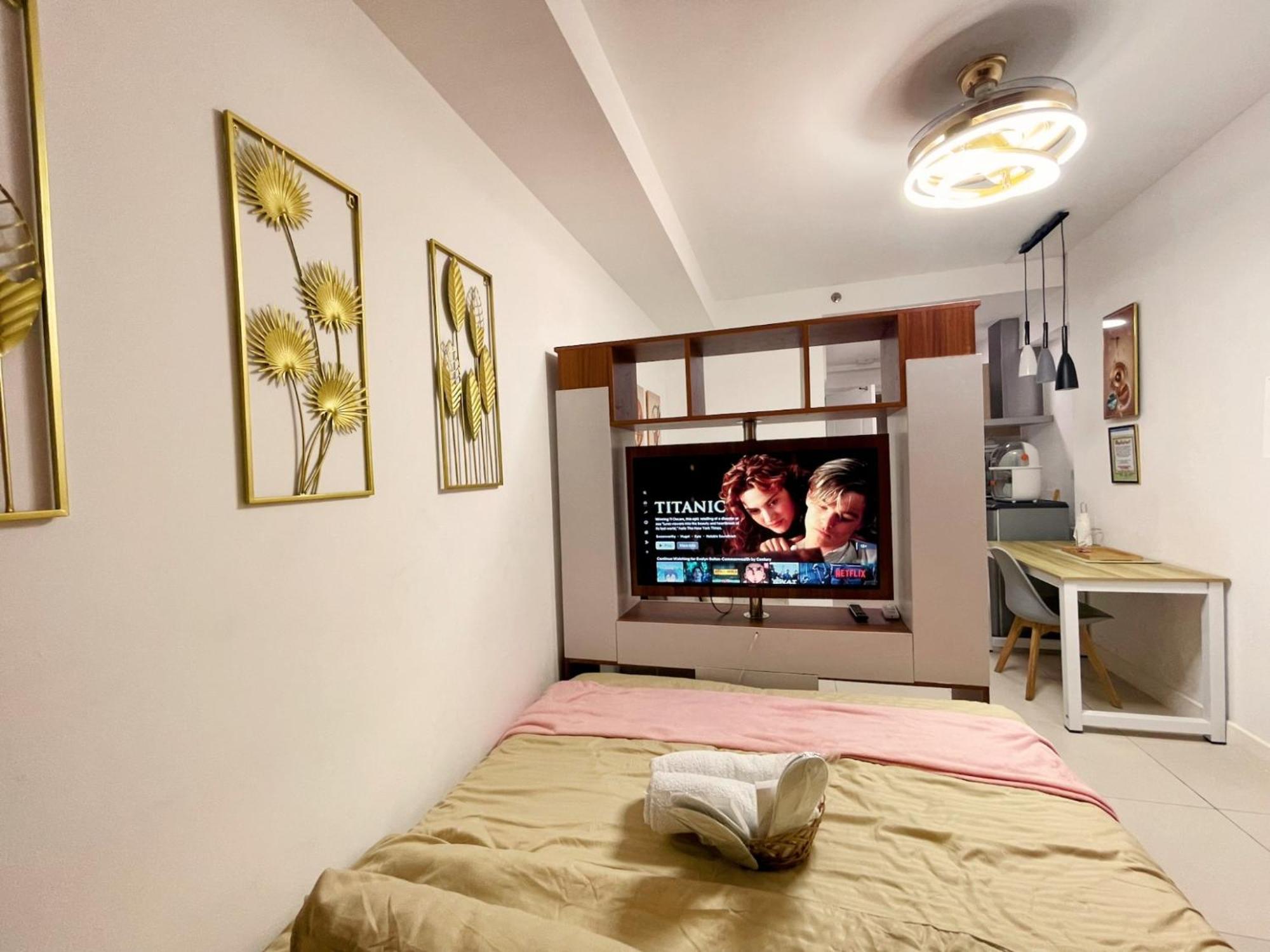 Acellyne'S Suites At The Residences At Commonwealth By Century Quezon City Cameră foto