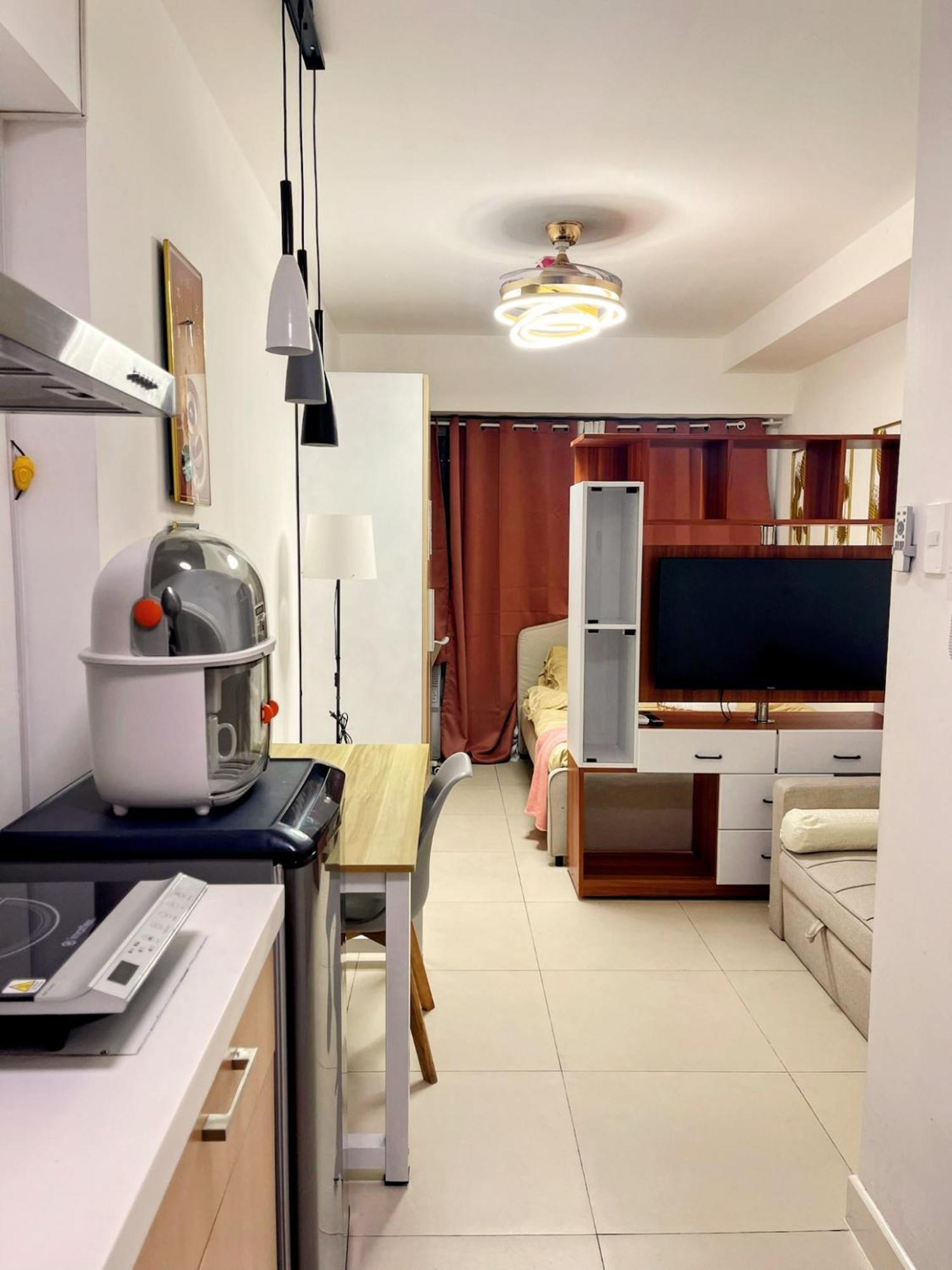 Acellyne'S Suites At The Residences At Commonwealth By Century Quezon City Cameră foto